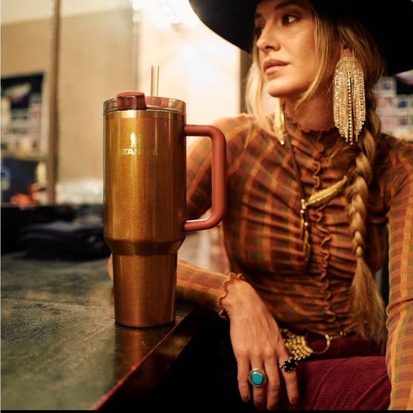 NWT Stanley X Lainey Wilson Country Gold Tumbler - Picture 4 of 5